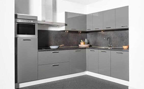Moderne hoogglans grijze keukens
