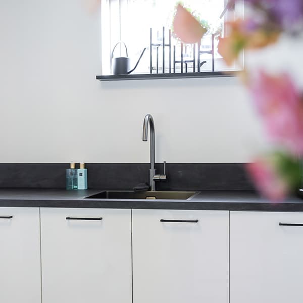 We zijn heel erg blij met het totaalplaatje en de keuken is ook makkelijk schoon te houden.”