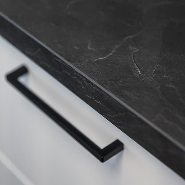 Het werkblad in onze keuken past perfect bij de moderne uitstraling in de rest van de keuken.