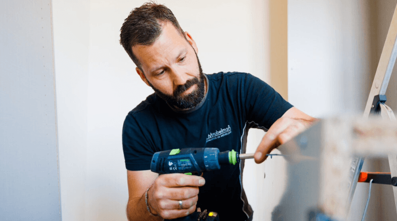 Zelf doen of uitbesteden? Tips voor het besparen op arbeidskosten