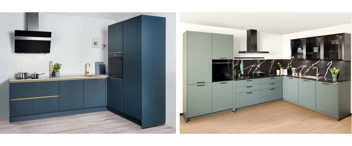 Blauwe hoekkeuken met matte fronten