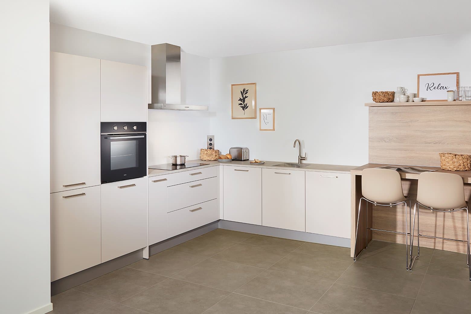 Rien-LX-witte-hoekkeuken
