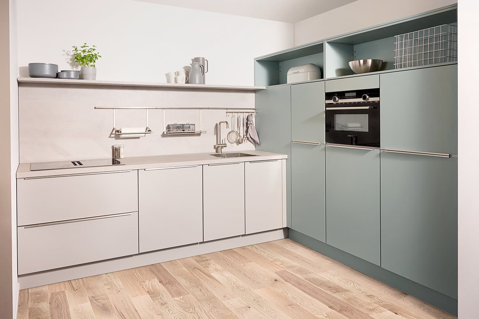 Casoli-337-341-hoekkeuken-beige-met-mintgroen