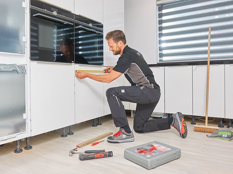 Montage-van-hoekkeuken-KeukenConcurrent