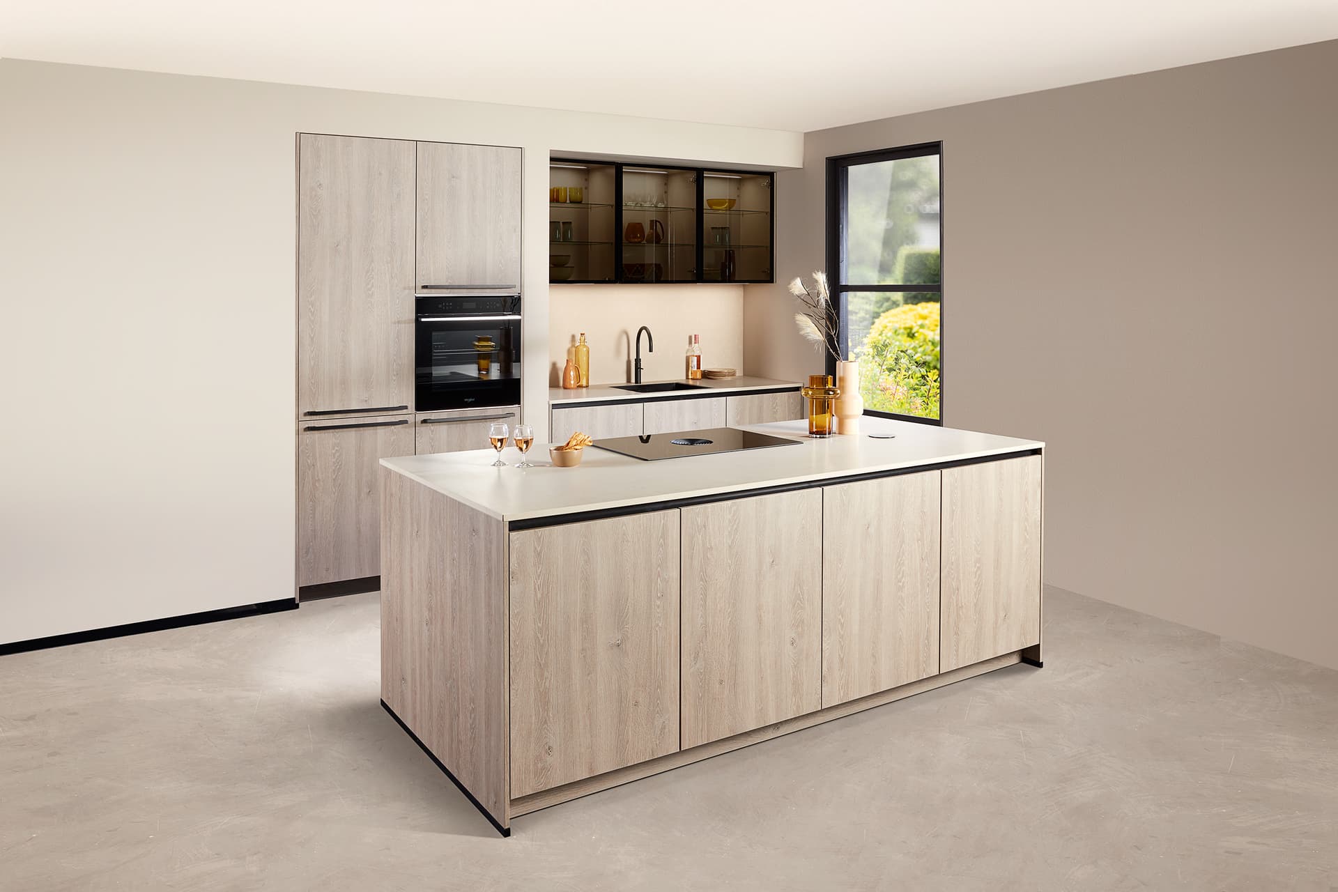 Design keuken met houtlook fronten