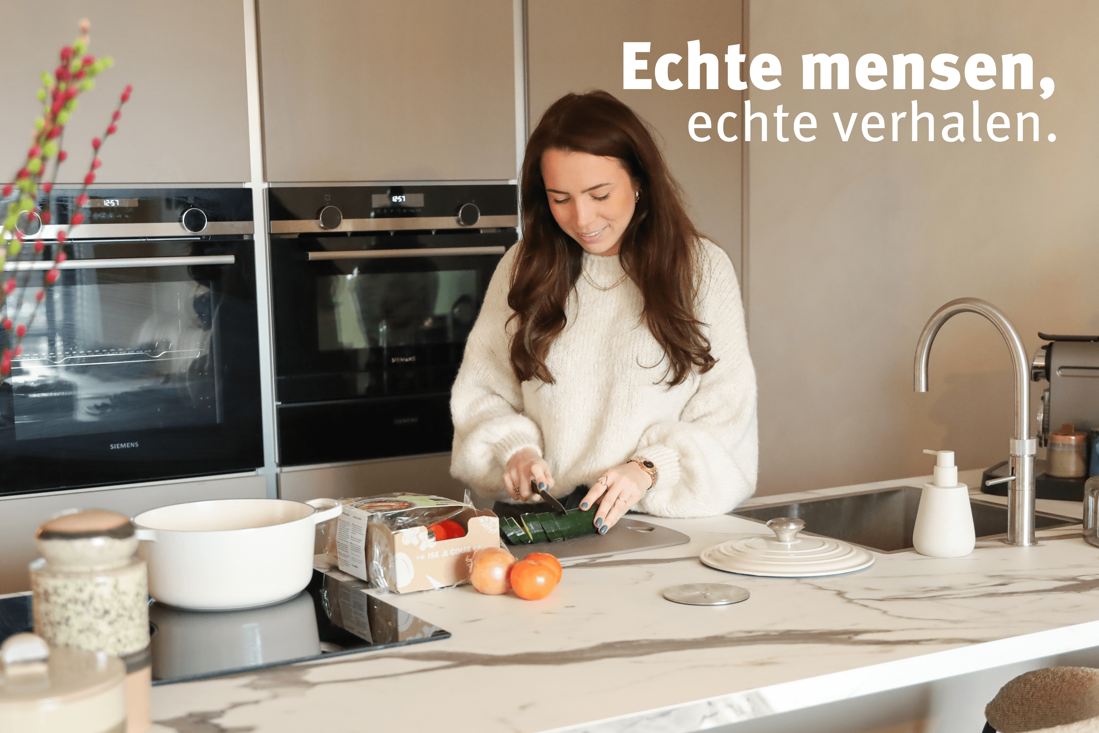 Klant in beige keuken
