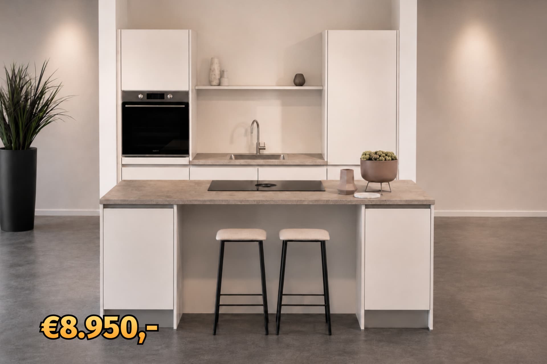 prijstopper-rien-header.png Witte eilandkeuken met bar